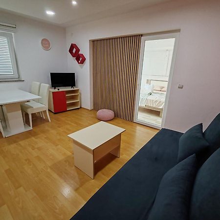 Apartments La Natalli Baska  Bagian luar foto