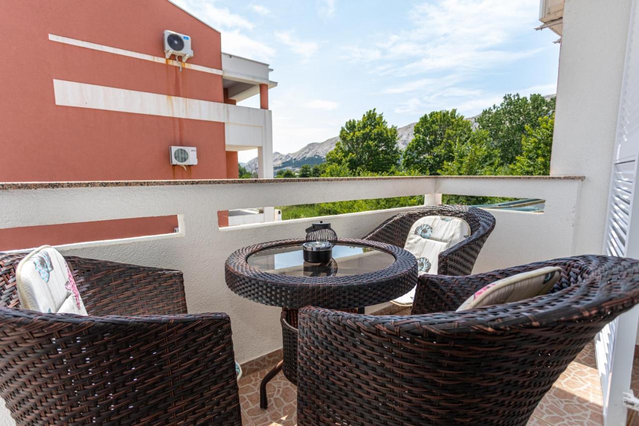 Apartments La Natalli Baska  Bagian luar foto